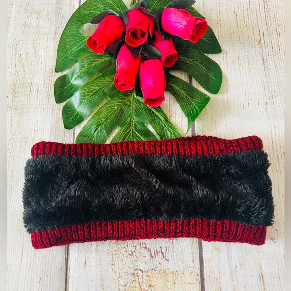 Howards Women’s Red Cable Knit Faux Fur Lined Headband One Size NWT - Picture 3 of 7